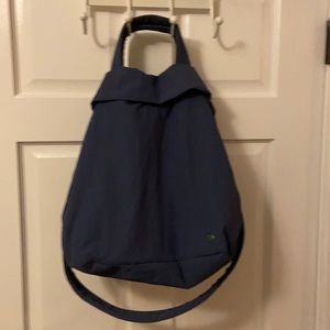 Lululemon On My Level Bag 19L. Blue. Great condition no signs of wear. Ink Blue.